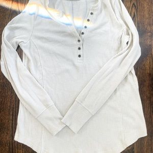 Long sleeve casual oatmeal shirt. Perfect with jeans and going into fall!